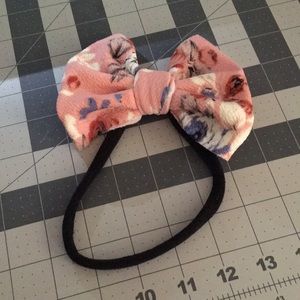 I am selling a new born baby girl head rap